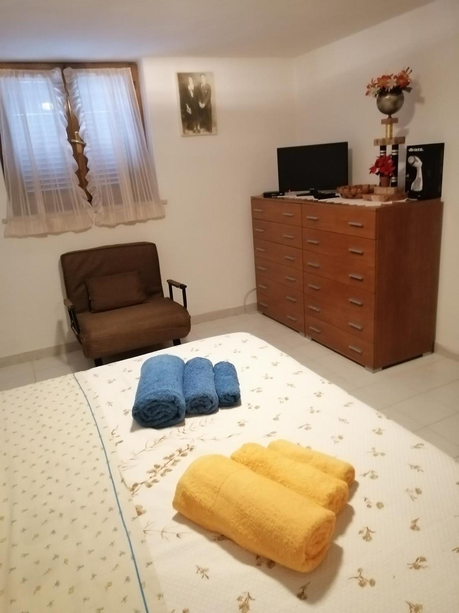 Luni Casa Dolce Casa Posto Accogliente Tranquillo Apartment Nicola Bagian luar foto